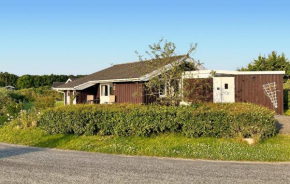 2 Bedroom Nice Home In Juelsminde, Sønderby